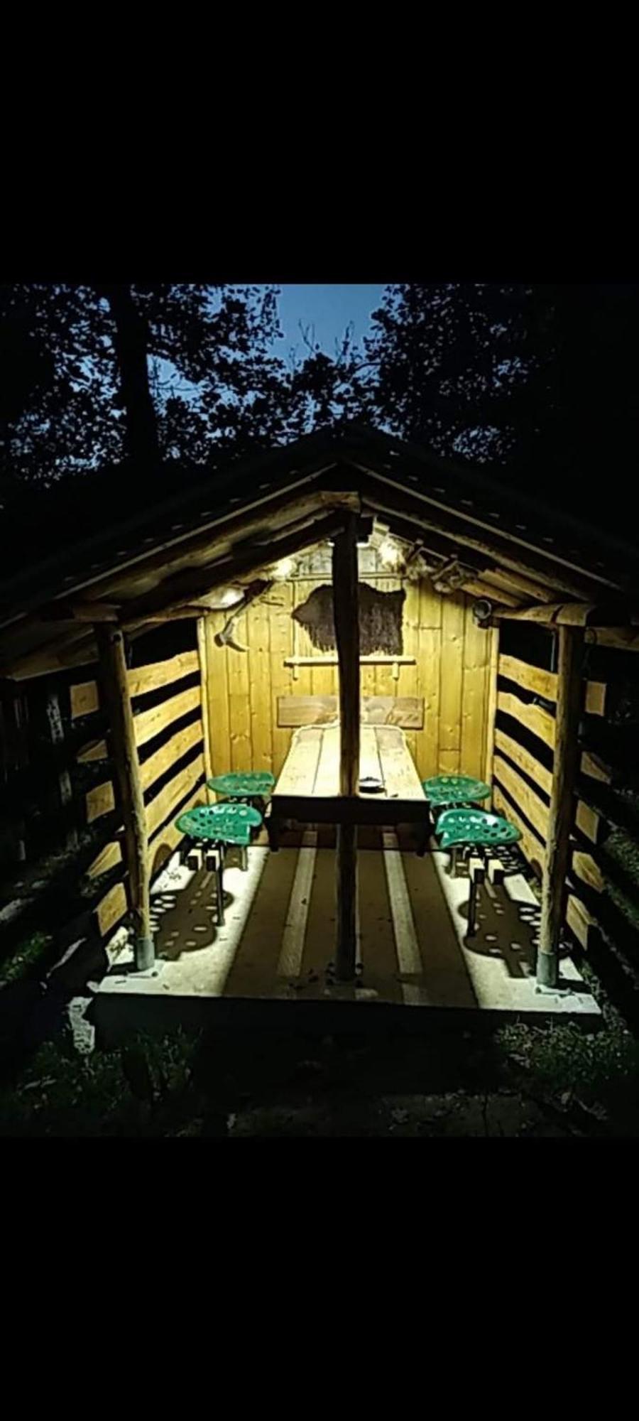 La Cabane Perchee Du Trappeur Ecrainville Bagian luar foto