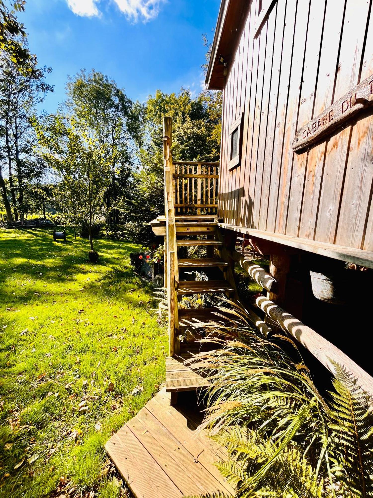 La Cabane Perchee Du Trappeur Ecrainville Bagian luar foto
