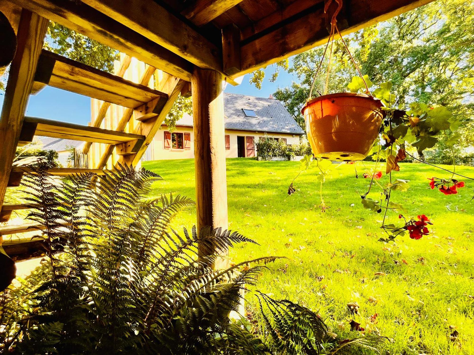 La Cabane Perchee Du Trappeur Ecrainville Bagian luar foto