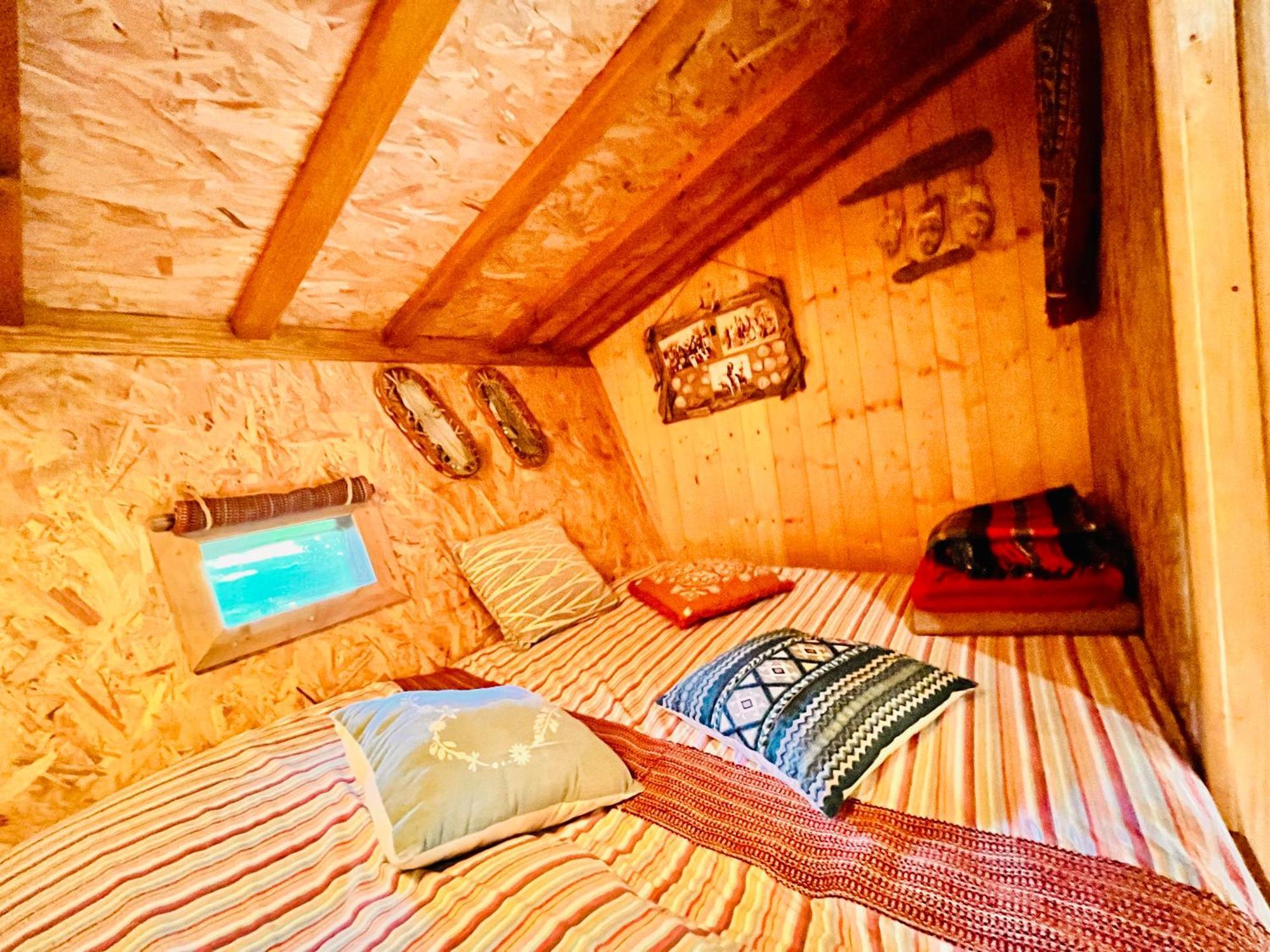 La Cabane Perchee Du Trappeur Ecrainville Bagian luar foto