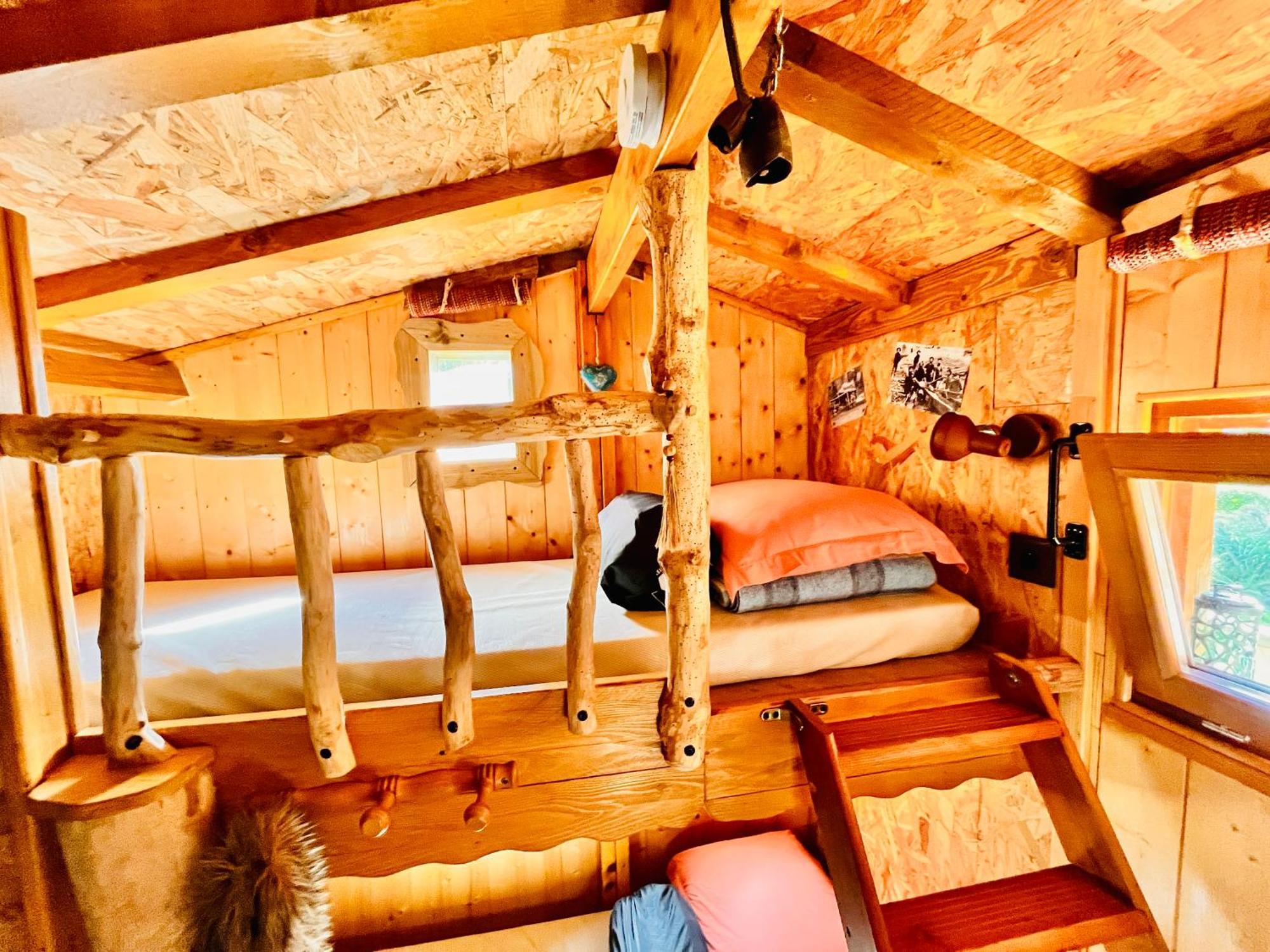 La Cabane Perchee Du Trappeur Ecrainville Bagian luar foto
