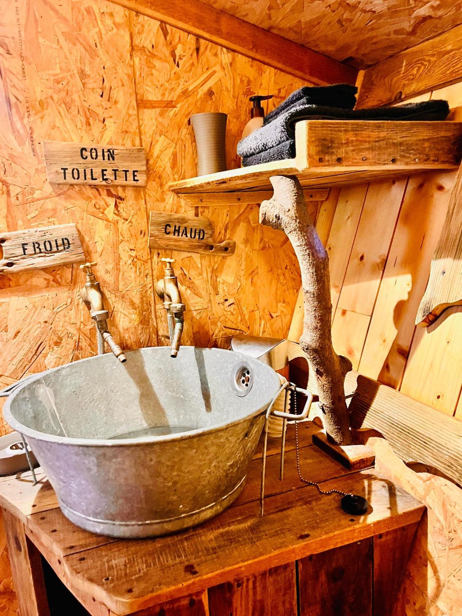 La Cabane Perchee Du Trappeur Ecrainville Bagian luar foto