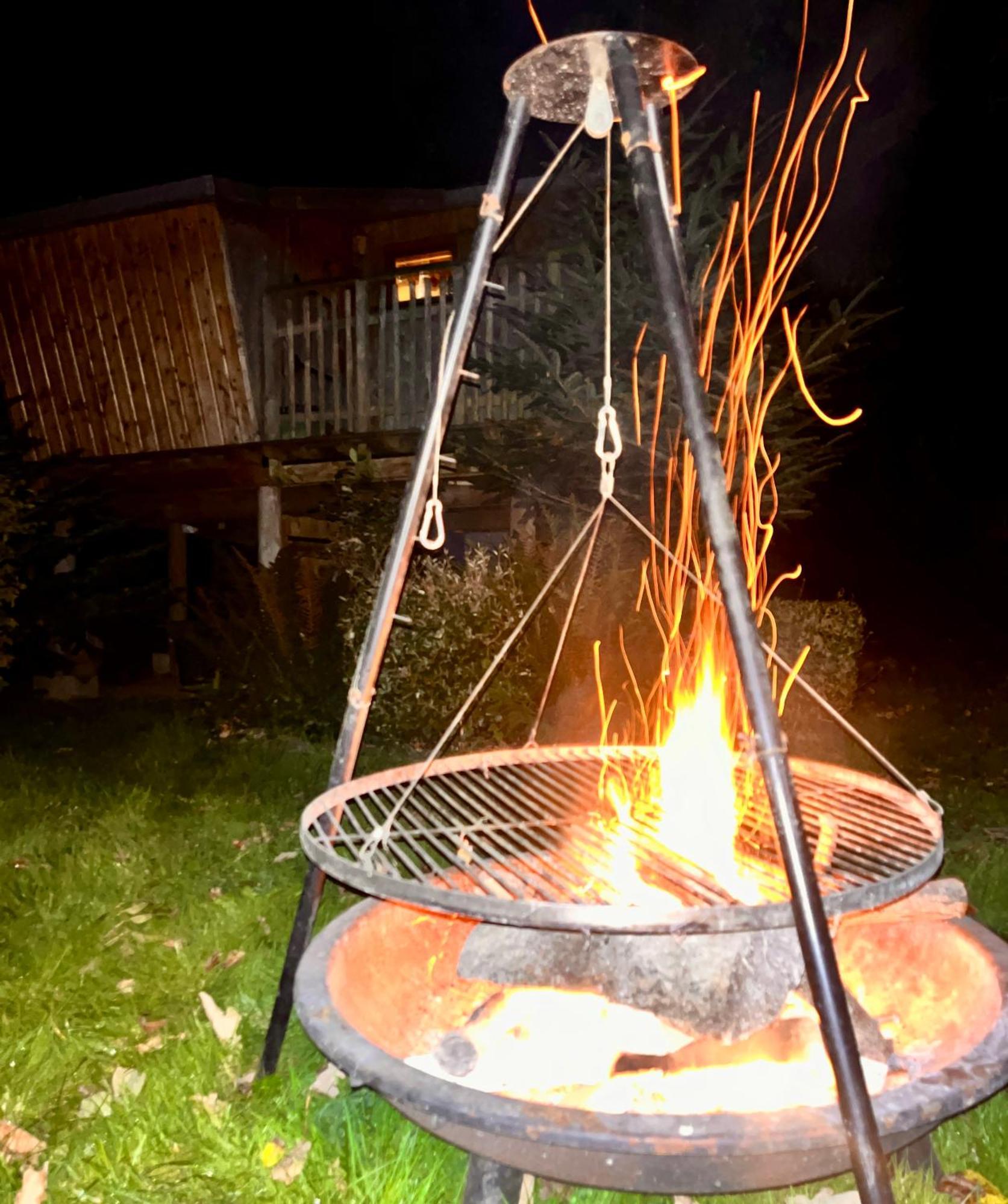 La Cabane Perchee Du Trappeur Ecrainville Bagian luar foto
